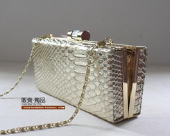 優(yōu)雅出行，璀璨綻放——美國(guó)品牌蛇紋金屬質(zhì)感鏈條手拿包